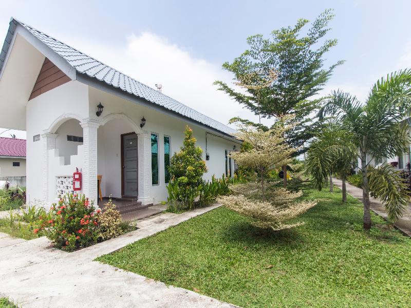 Alpha Motel Pantai Cenang  Exterior photo